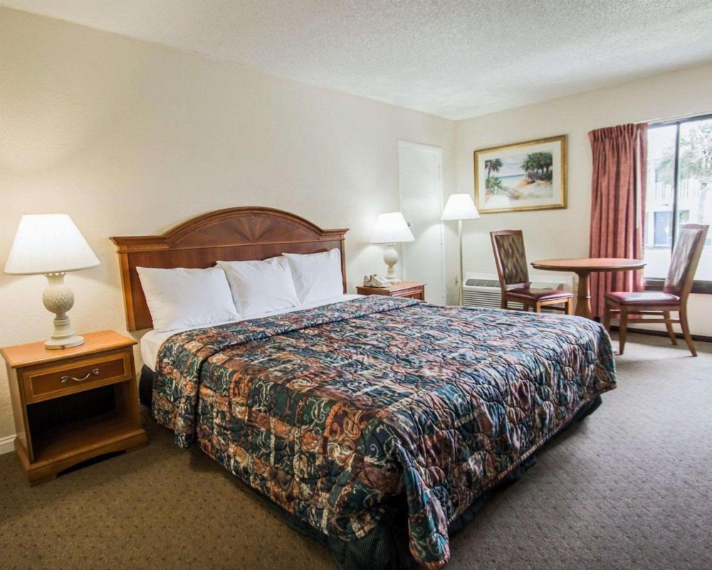 Rodeway Inn Maingate Image 13