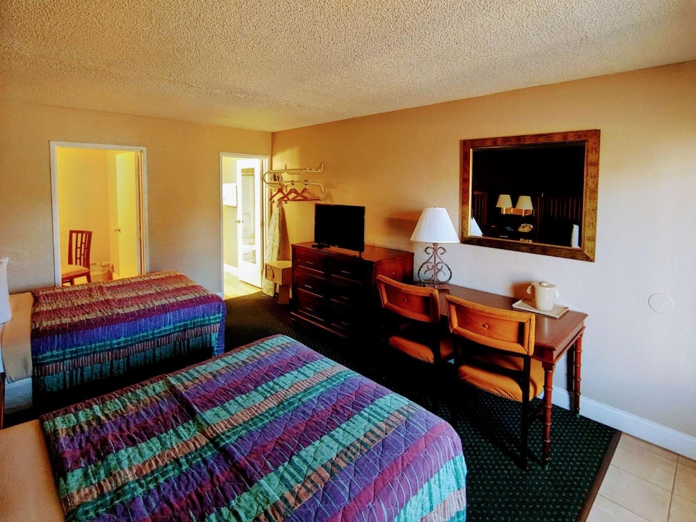 Rodeway Inn Maingate Image 20