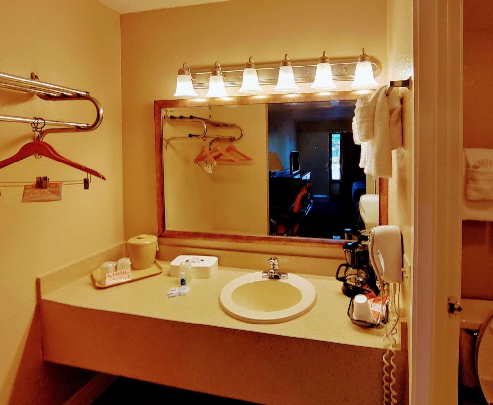Rodeway Inn Maingate Image 23